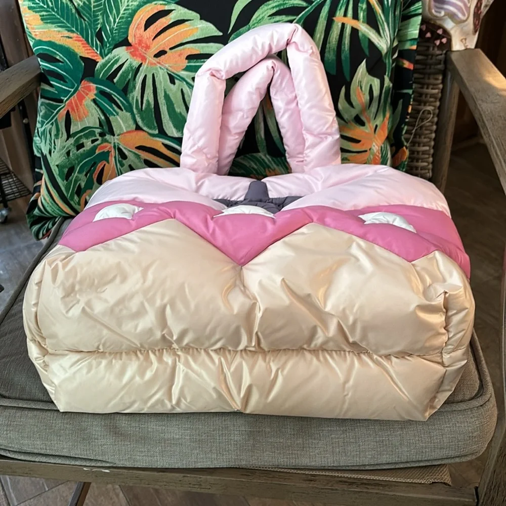 Miu Miu Quilted Star Puffer Bag w/Certificate of Authenticity - Never used - Picture 10 of 15